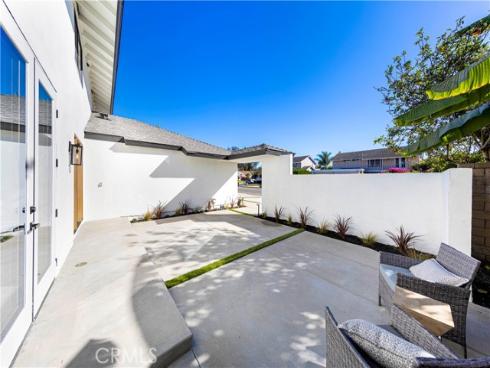 6921  Vista Del Sol   Drive, Huntington Beach, CA