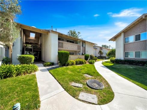 8888  Lauderdale  218D  Court, Huntington Beach, CA