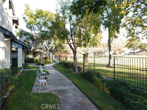 18272  Parkview  206  Lane, Huntington Beach, CA