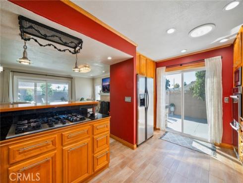 8202  Holland   Drive, Huntington Beach, CA