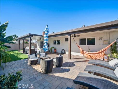 8202  Holland   Drive, Huntington Beach, CA