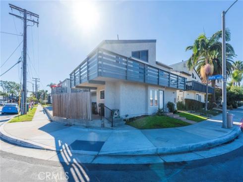 7352  Garfield  A  Avenue, Huntington Beach, CA