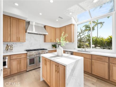 6692  Alamitos   Circle, Huntington Beach, CA