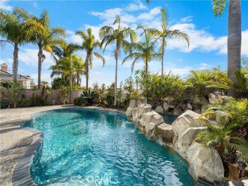 6692  Alamitos   Circle, Huntington Beach, CA