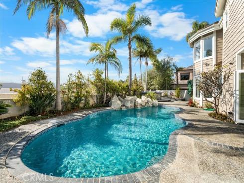 6692  Alamitos   Circle, Huntington Beach, CA