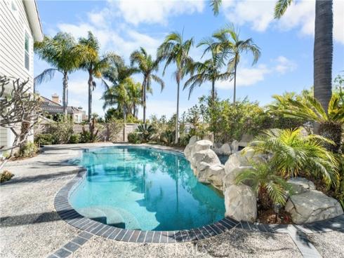 6692  Alamitos   Circle, Huntington Beach, CA