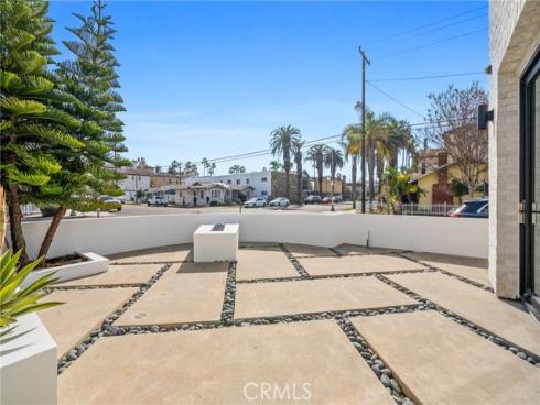 301  12th   Street, Huntington Beach, CA