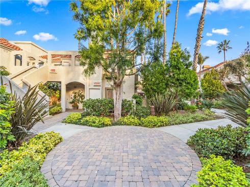 4782  Tiara  102  Drive, Huntington Beach, CA