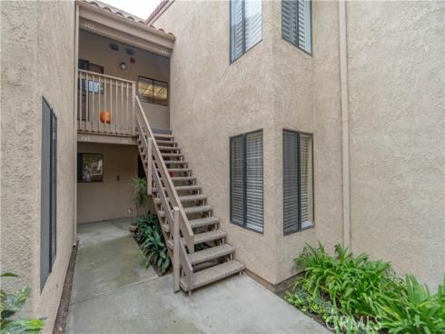 4861  Lago  201  Drive, Huntington Beach, CA