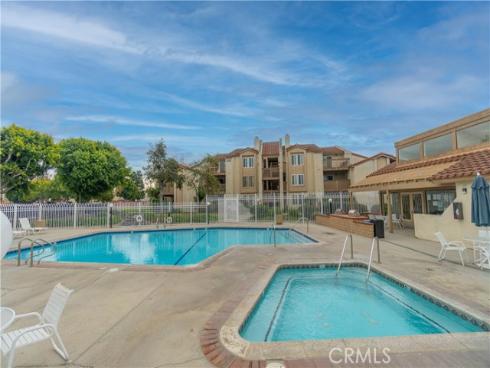 4861  Lago  201  Drive, Huntington Beach, CA