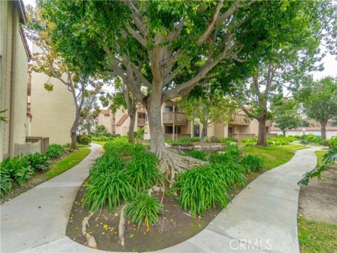 4861  Lago  201  Drive, Huntington Beach, CA