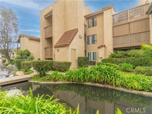 4861  Lago  201  Drive, Huntington Beach, CA