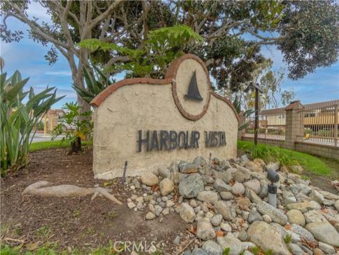 4861  Lago  201  Drive, Huntington Beach, CA