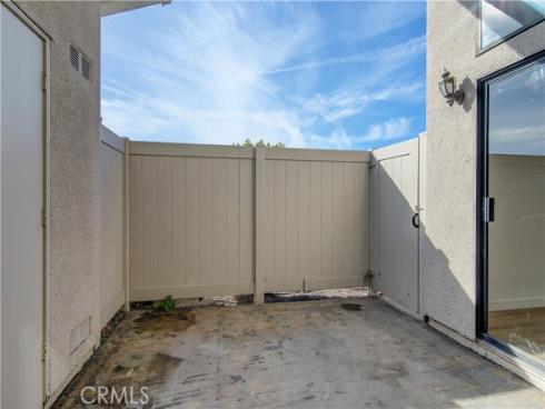 8686  Merced  1010A  Circle, Huntington Beach, CA