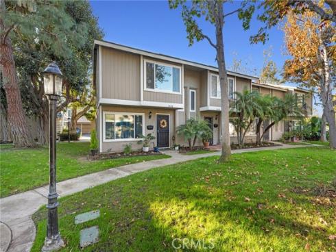 8408  El Arroyo  56 , Huntington Beach, CA