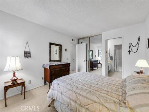 8788  Coral Springs  5 (201E)  Court, Huntington Beach, CA