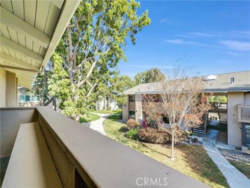 8788  Coral Springs  5 (201E)  Court, Huntington Beach, CA