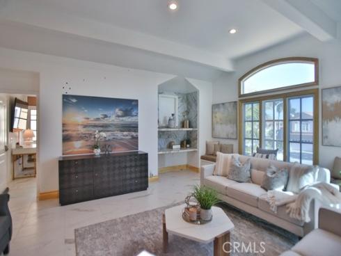 21221  Hillsdale   Lane, Huntington Beach, CA