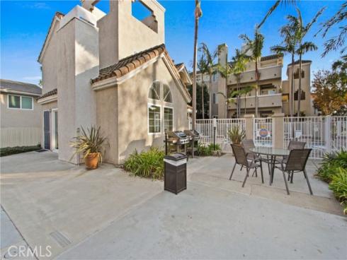 4561  Warner  204  Avenue, Huntington Beach, CA