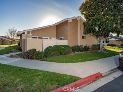 8856  Sutter  524 A  Circle, Huntington Beach, CA