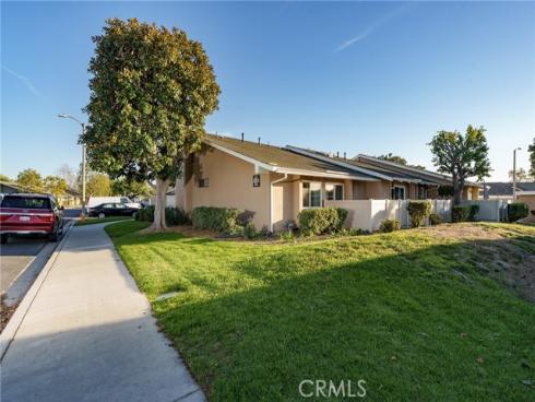 8856  Sutter  524 A  Circle, Huntington Beach, CA