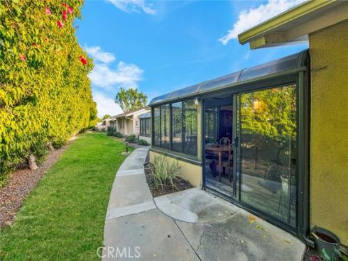 8606  Solano  B-1003  Circle, Huntington Beach, CA