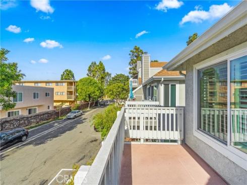 4682  Warner  A204  Avenue, Huntington Beach, CA