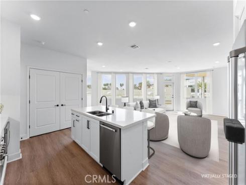 414 Main 205 Street, Huntington Beach, CA