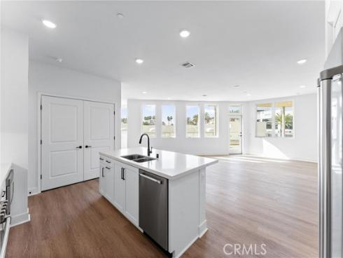 414 Main 205 Street, Huntington Beach, CA