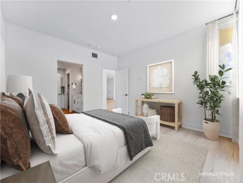 414 Main 205 Street, Huntington Beach, CA