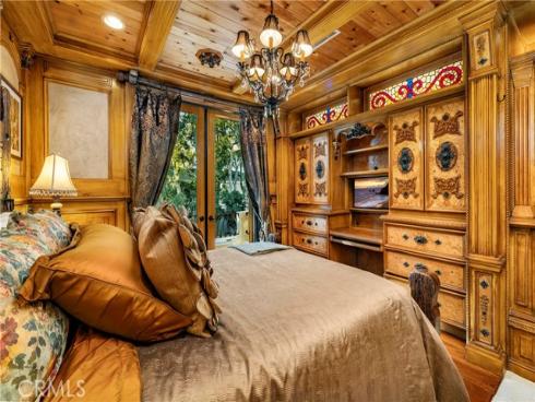 19801 Estate Circle, Huntington Beach, CA