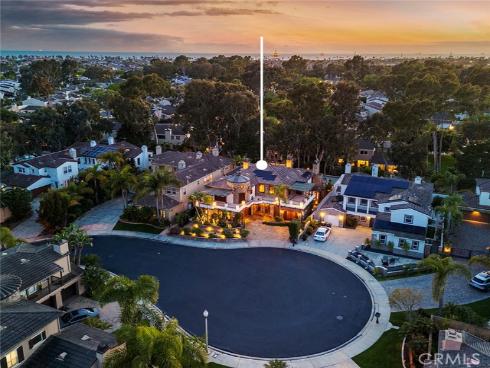 19801 Estate Circle, Huntington Beach, CA