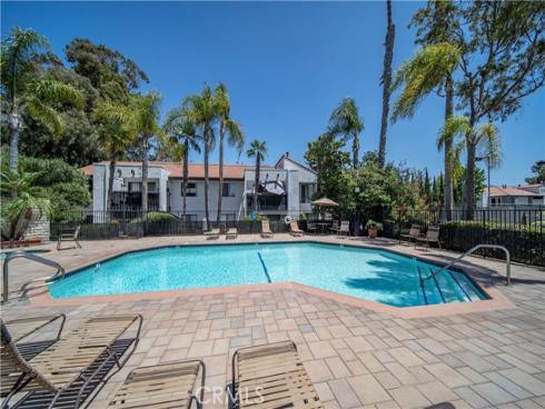 2323 Huntington 907 Street, Huntington Beach, CA