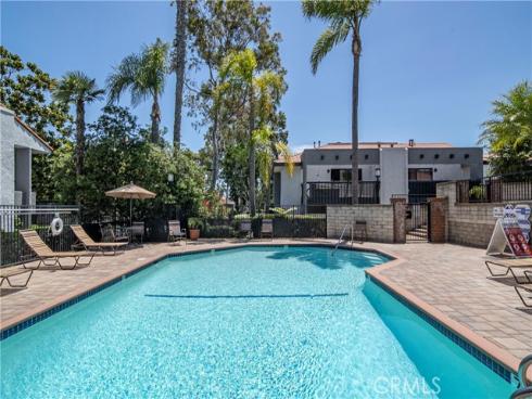 2323 Huntington 907 Street, Huntington Beach, CA