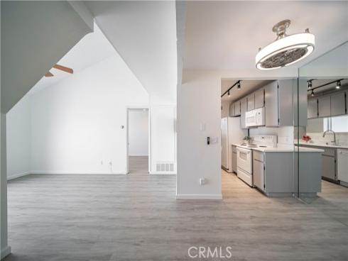 2323 Huntington 907 Street, Huntington Beach, CA