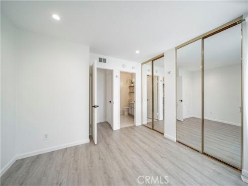 2323 Huntington 907 Street, Huntington Beach, CA