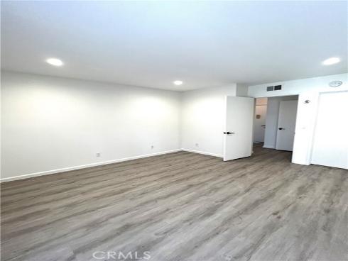 2323 Huntington 907 Street, Huntington Beach, CA