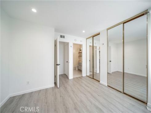 2323 Huntington 907 Street, Huntington Beach, CA