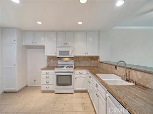 7402 Yellowtail 103 Drive, Huntington Beach, CA