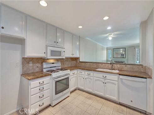 7402 Yellowtail 103 Drive, Huntington Beach, CA