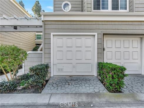 7402 Yellowtail 103 Drive, Huntington Beach, CA