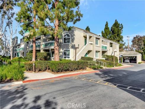7402 Yellowtail 103 Drive, Huntington Beach, CA