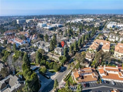 7402 Yellowtail 103 Drive, Huntington Beach, CA