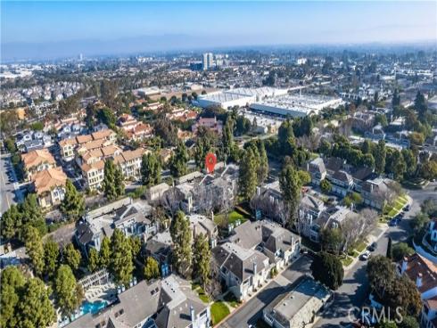 7402 Yellowtail 103 Drive, Huntington Beach, CA