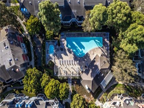 7402 Yellowtail 103 Drive, Huntington Beach, CA