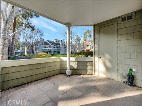 7402 Yellowtail 103 Drive, Huntington Beach, CA
