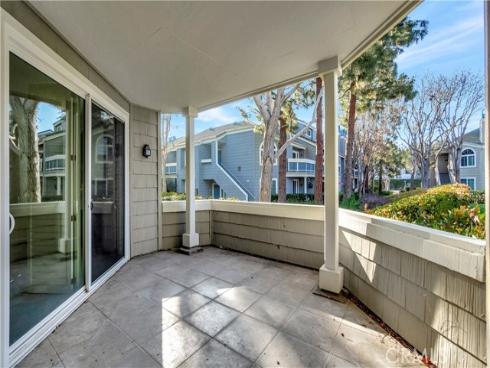 7402 Yellowtail 103 Drive, Huntington Beach, CA