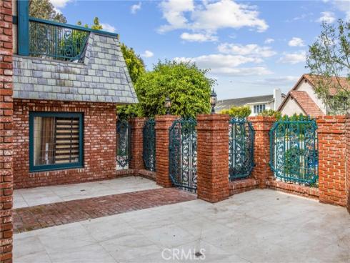 3682 Escapade Circle, Huntington Beach, CA