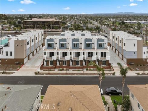 912 Georgia 104 , Huntington Beach, CA