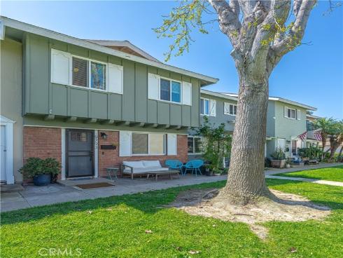 9793 Cornwall Drive, Huntington Beach, CA
